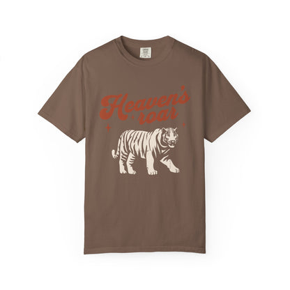 T-shirt with retro Heaven's roar text in red and blue tiger graphic design